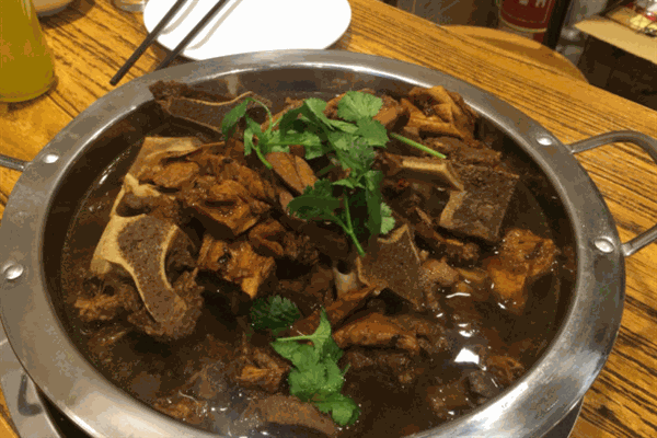 瓷特色牛蝎子小馆